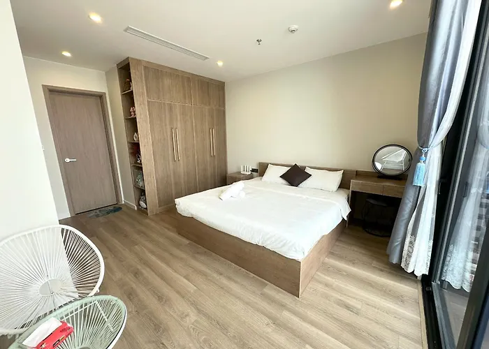 Angela House * Hạ Long